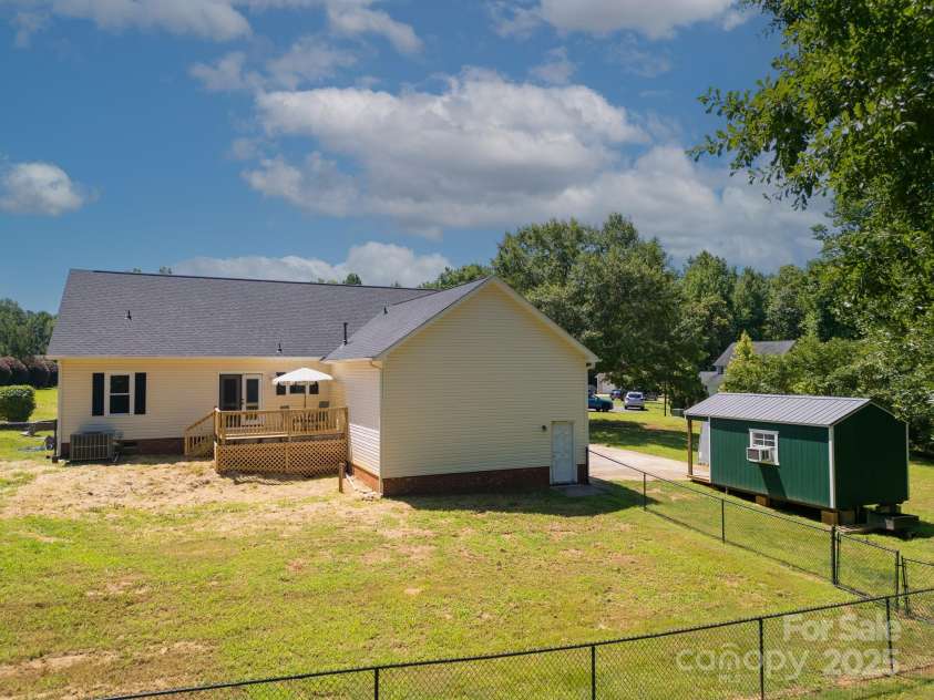 814 Carved Oak Court, York, SC 29745.  MLS# CAR4272954, YatesRealty ID 24204. 