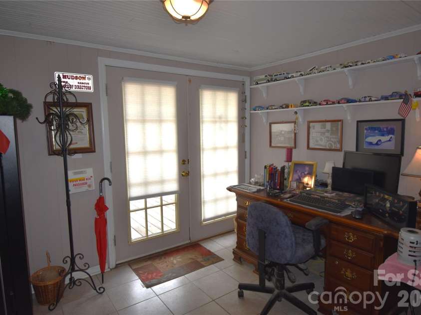 212 Sharon Avenue, Lenoir, NC 28645.  MLS# CAR4384971, YatesRealty ID 24205. 