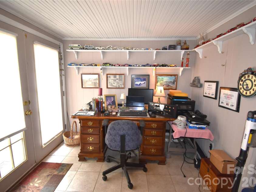 212 Sharon Avenue, Lenoir, NC 28645.  MLS# CAR4384971, YatesRealty ID 24205. 