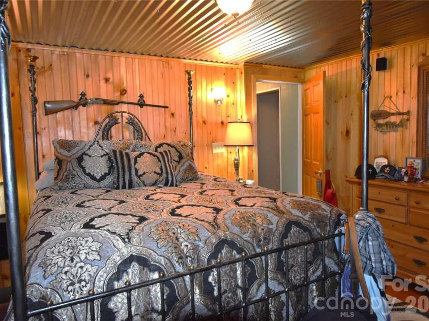 212 Sharon Avenue, Lenoir, NC 28645.  MLS# CAR4384971, YatesRealty ID 24205. 