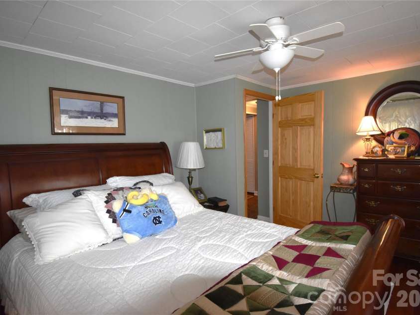 212 Sharon Avenue, Lenoir, NC 28645.  MLS# CAR4384971, YatesRealty ID 24205. 