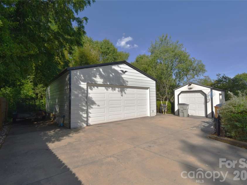 212 Sharon Avenue, Lenoir, NC 28645.  MLS# CAR4384971, YatesRealty ID 24205. 
