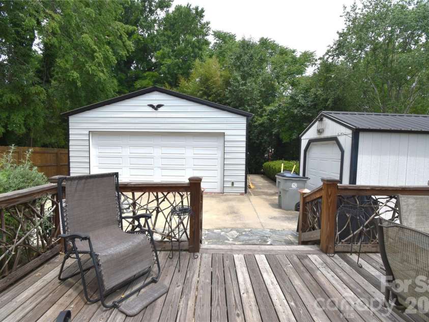 212 Sharon Avenue, Lenoir, NC 28645.  MLS# CAR4384971, YatesRealty ID 24205. 