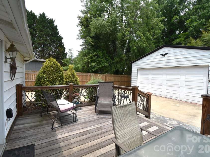 212 Sharon Avenue, Lenoir, NC 28645.  MLS# CAR4384971, YatesRealty ID 24205. 