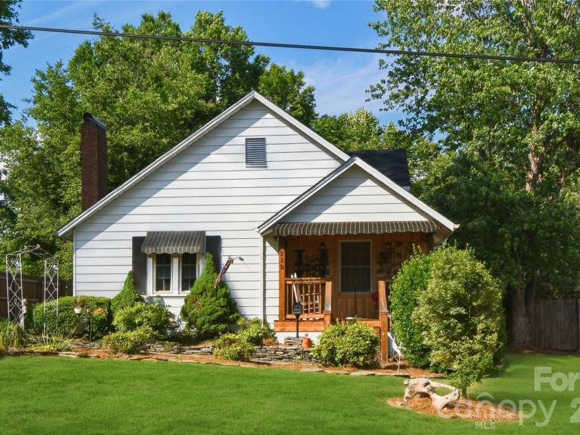 212 Sharon Avenue, Lenoir, NC 28645.  MLS# CAR4384971, YatesRealty ID 24205. 