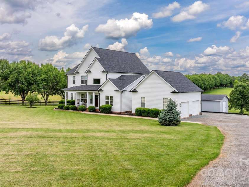 594 Patterson Farm Road, Mooresville, NC 28115.  MLS# CAR4274191, YatesRealty ID 24205. 