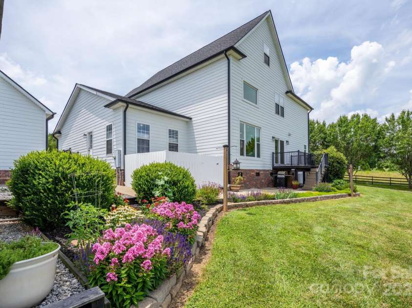 594 Patterson Farm Road, Mooresville, NC 28115.  MLS# CAR4274191, YatesRealty ID 24205. 
