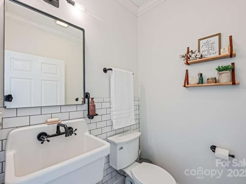594 Patterson Farm Road, Mooresville, NC 28115.  MLS# CAR4274191, YatesRealty ID 24205. 