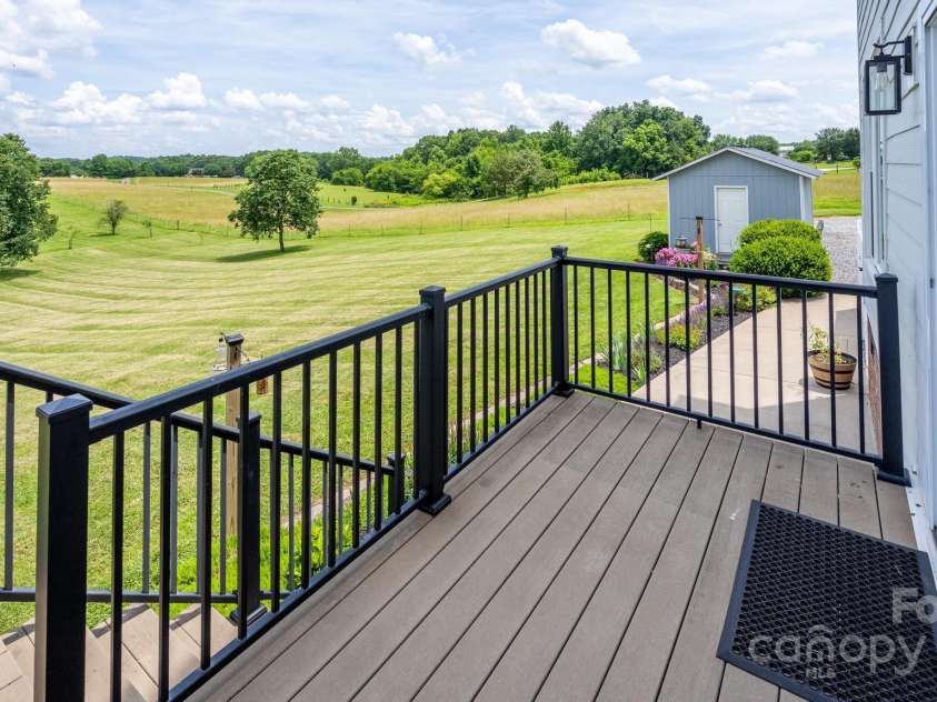 594 Patterson Farm Road, Mooresville, NC 28115.  MLS# CAR4274191, YatesRealty ID 24205. 