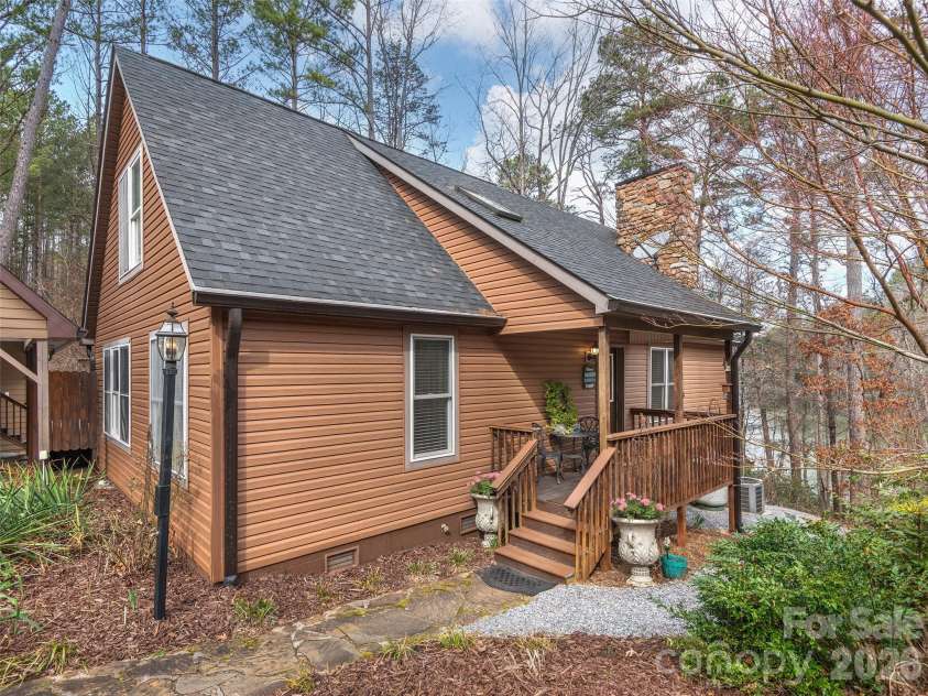201 Hawk Ridge Drive, Mill Spring, NC 28756.  MLS# CAR4349061, YatesRealty ID 24206. 