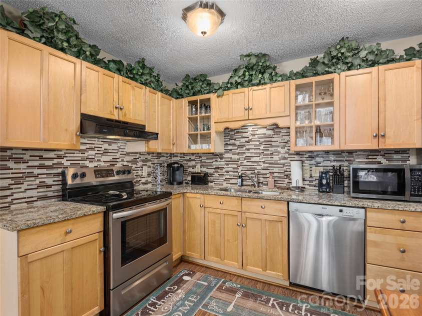 201 Hawk Ridge Drive, Mill Spring, NC 28756.  MLS# CAR4349061, YatesRealty ID 24206. 