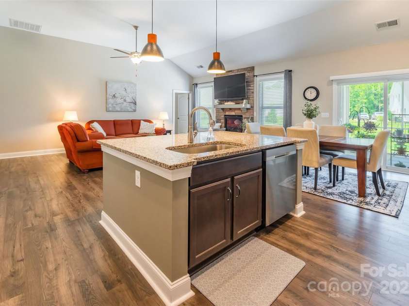 385 Willow Tree Drive, Rock Hill, SC 29732.  MLS# CAR4270668, YatesRealty ID 24206. 