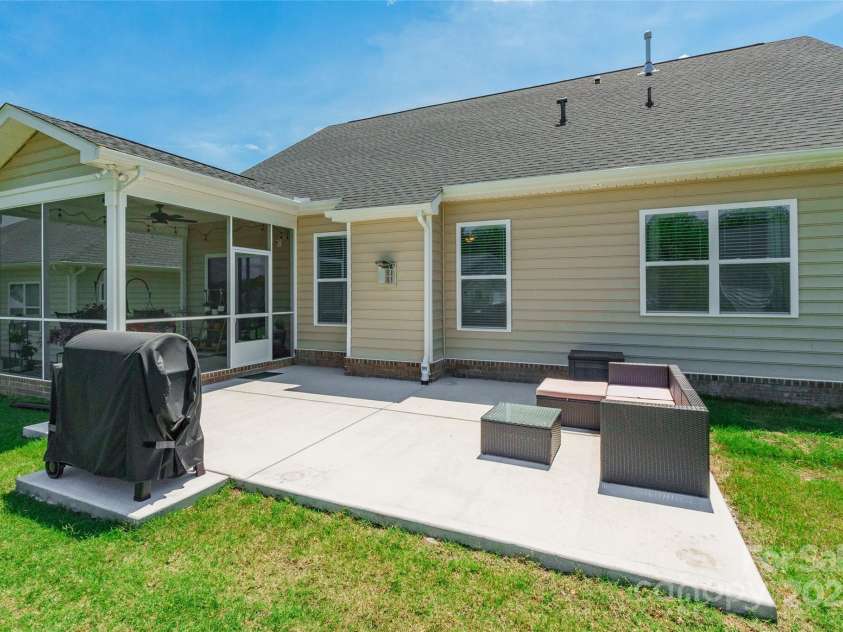 385 Willow Tree Drive, Rock Hill, SC 29732.  MLS# CAR4270668, YatesRealty ID 24206. 