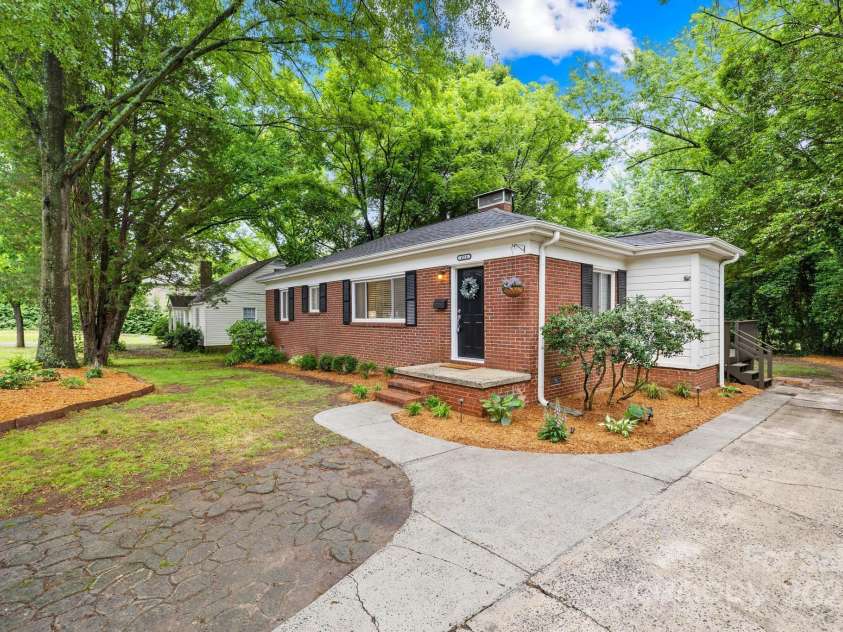 4114 Stacy Boulevard, Charlotte, NC 28209.  MLS# CAR4258425, YatesRealty ID 24208. Adorable brick home is located just minutes from Park Road Shopping Center, South End and Uptown!