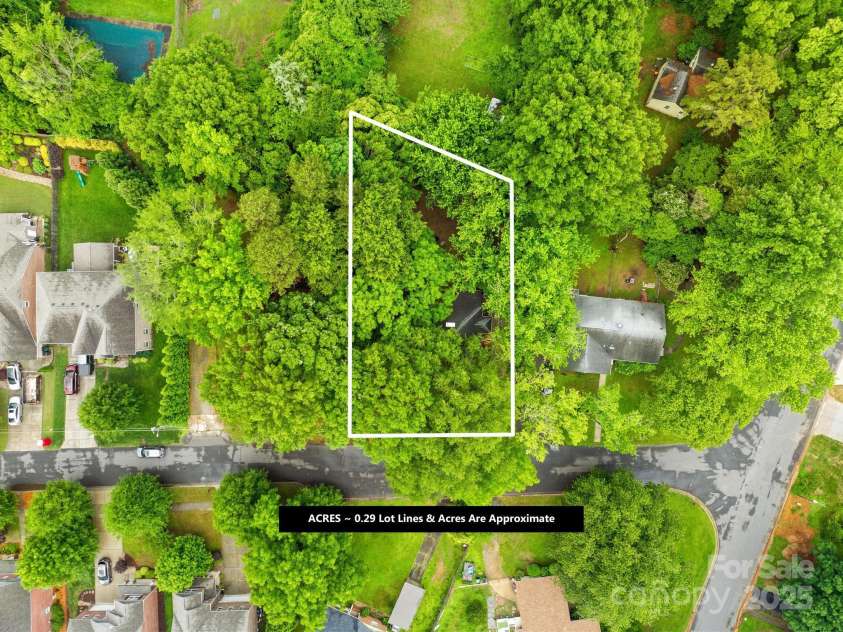 4114 Stacy Boulevard, Charlotte, NC 28209.  MLS# CAR4258425, YatesRealty ID 24208. Enjoy this spacious and private property - nearly a third of an acre!