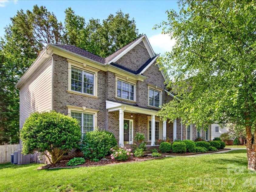 6410 Latta Springs Circle, Huntersville, NC 28078.  MLS# CAR4381760, YatesRealty ID 24208. 