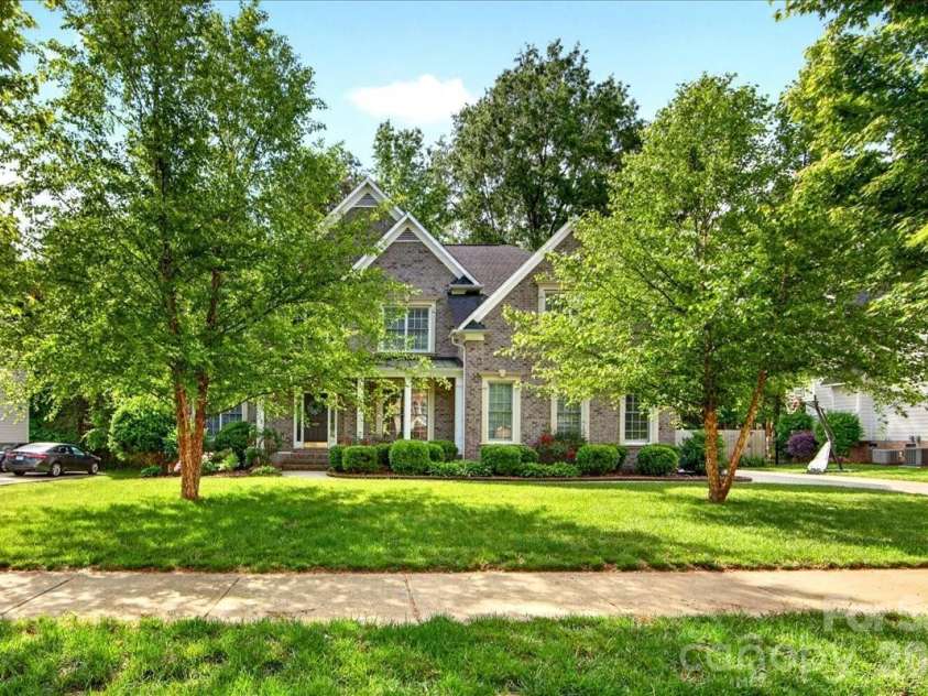 6410 Latta Springs Circle, Huntersville, NC 28078.  MLS# CAR4381760, YatesRealty ID 24208. 