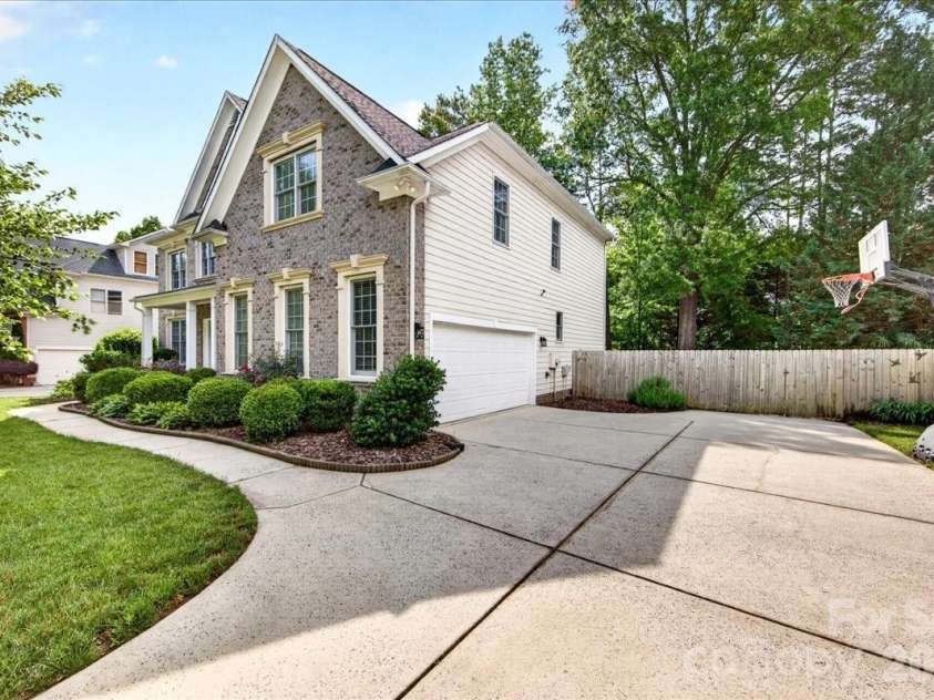 6410 Latta Springs Circle, Huntersville, NC 28078.  MLS# CAR4381760, YatesRealty ID 24208. 