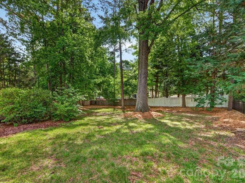 6410 Latta Springs Circle, Huntersville, NC 28078.  MLS# CAR4381760, YatesRealty ID 24208. 