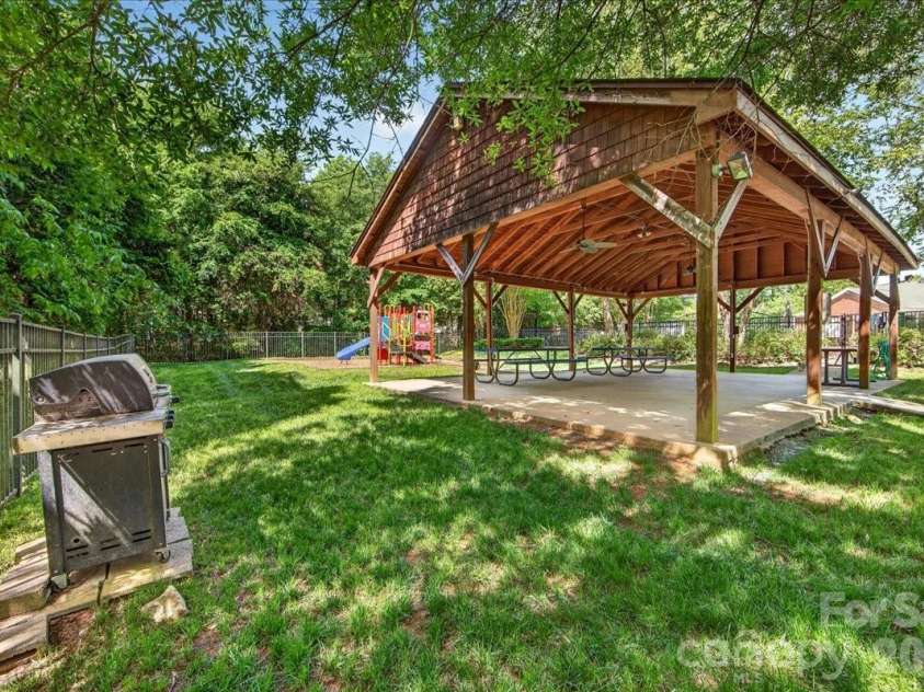 6410 Latta Springs Circle, Huntersville, NC 28078.  MLS# CAR4381760, YatesRealty ID 24208. 
