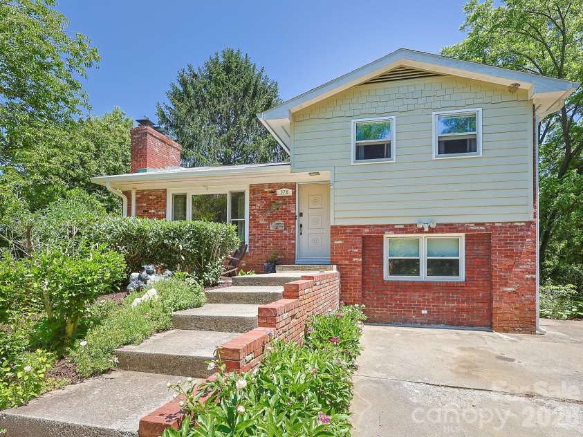 378 Dillingham Circle, Asheville, NC 28805.  MLS# CAR4383146, YatesRealty ID 24209. 