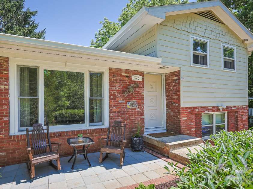 378 Dillingham Circle, Asheville, NC 28805.  MLS# CAR4383146, YatesRealty ID 24209. 