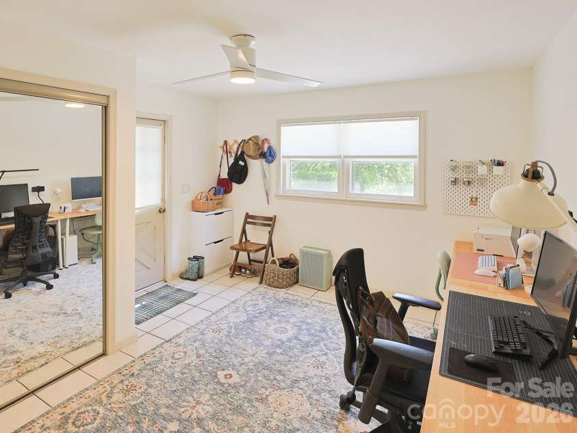 378 Dillingham Circle, Asheville, NC 28805.  MLS# CAR4383146, YatesRealty ID 24209. 