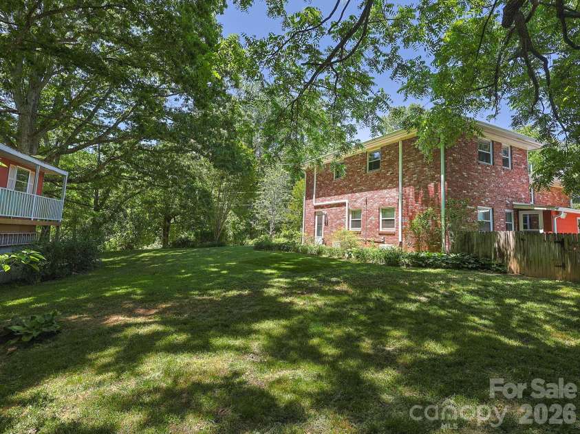 378 Dillingham Circle, Asheville, NC 28805.  MLS# CAR4383146, YatesRealty ID 24209. 