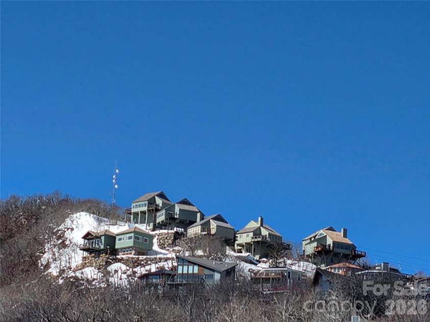 108 Northridge Road, Banner Elk, NC 28604.  MLS# CAR4351937, YatesRealty ID 2421. Beach Mountain