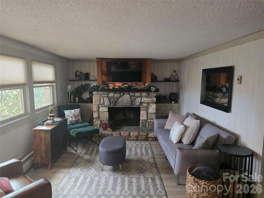 108 Northridge Road, Banner Elk, NC 28604.  MLS# CAR4351937, YatesRealty ID 2421. Great room