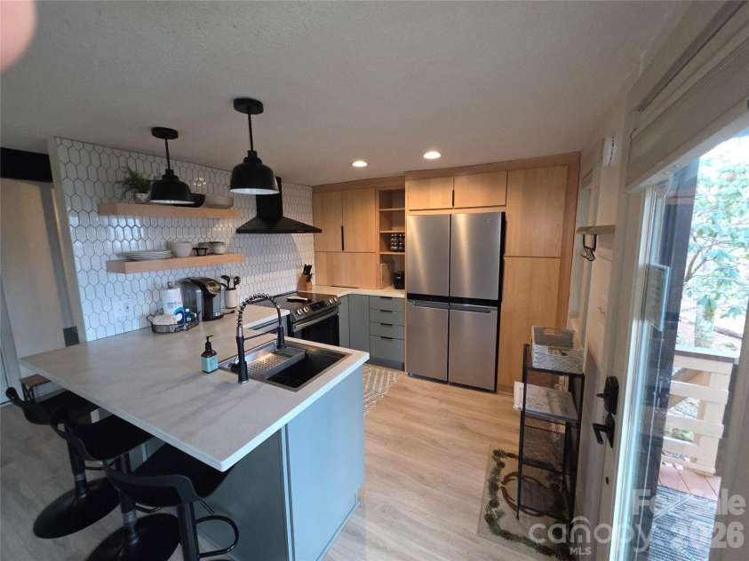108 Northridge Road, Banner Elk, NC 28604.  MLS# CAR4351937, YatesRealty ID 2421. Kitchen