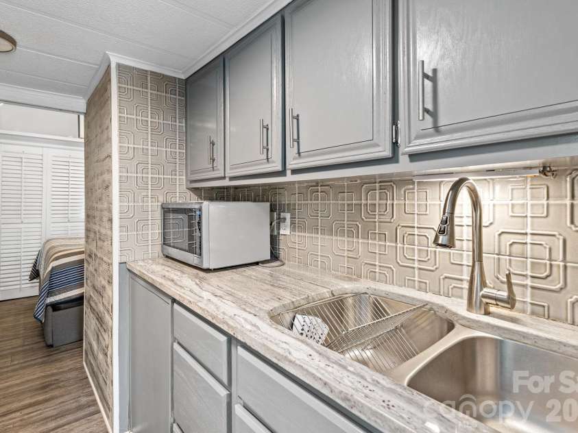 123 Grand View Drive, New London, NC 28127.  MLS# CAR4335956, YatesRealty ID 2421. 