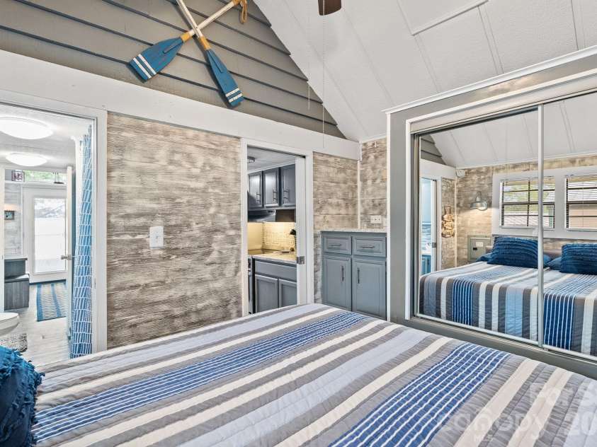 123 Grand View Drive, New London, NC 28127.  MLS# CAR4335956, YatesRealty ID 2421. 