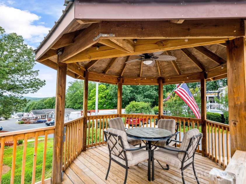 123 Grand View Drive, New London, NC 28127.  MLS# CAR4335956, YatesRealty ID 2421. 