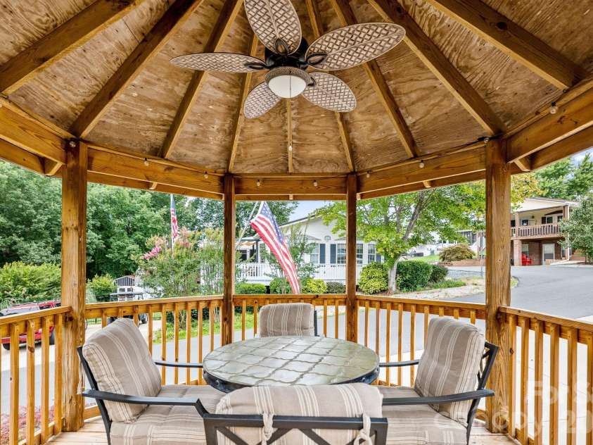 123 Grand View Drive, New London, NC 28127.  MLS# CAR4335956, YatesRealty ID 2421. 