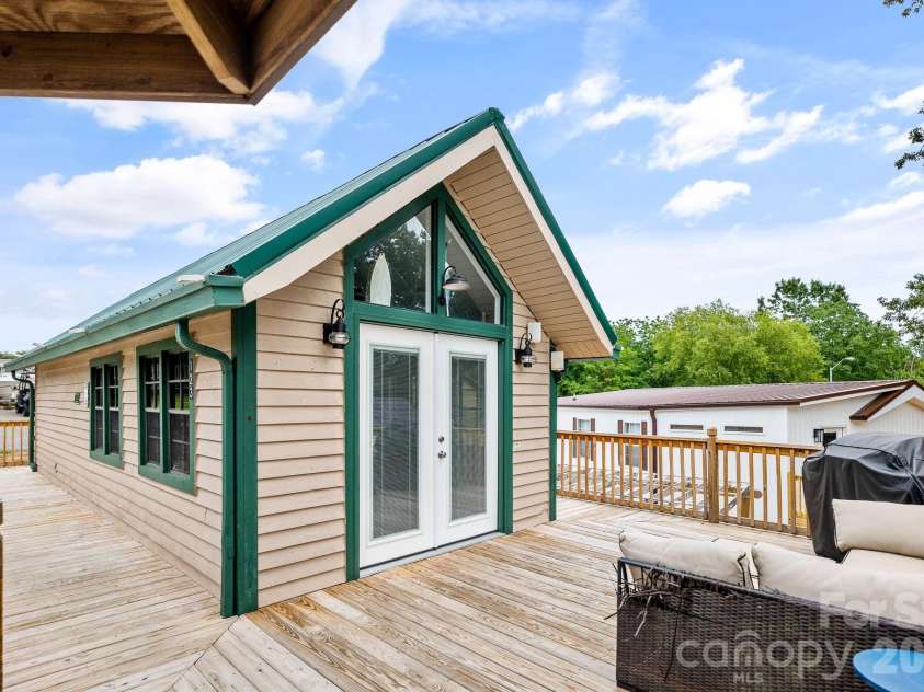 123 Grand View Drive, New London, NC 28127.  MLS# CAR4335956, YatesRealty ID 2421. 