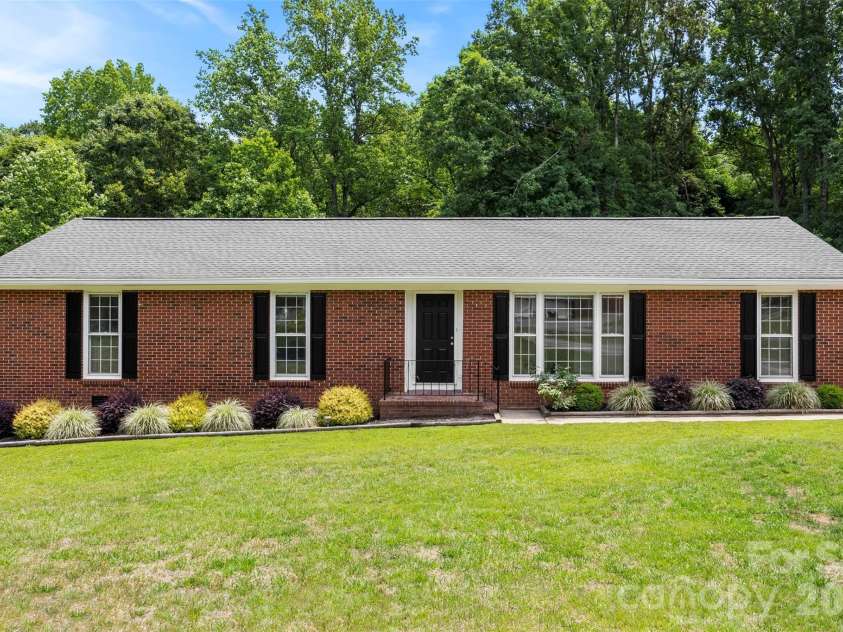 22 Forest Hill Road, Belmont, NC 28012.  MLS# CAR4382762, YatesRealty ID 24210. 