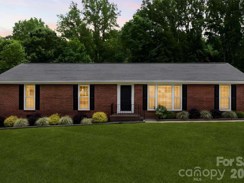22 Forest Hill Road, Belmont, NC 28012.  MLS# CAR4382762, YatesRealty ID 24210. 
