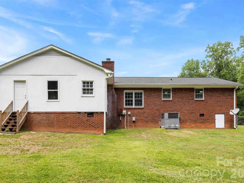 22 Forest Hill Road, Belmont, NC 28012.  MLS# CAR4382762, YatesRealty ID 24210. 