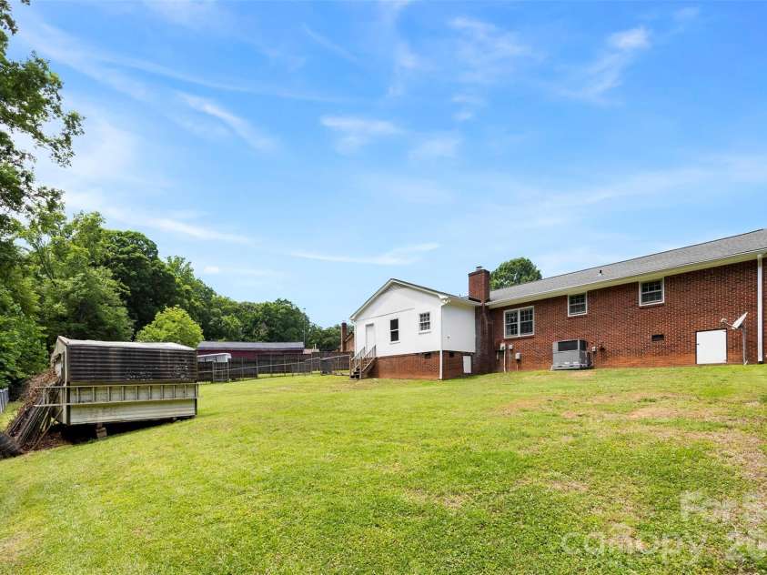 22 Forest Hill Road, Belmont, NC 28012.  MLS# CAR4382762, YatesRealty ID 24210. 