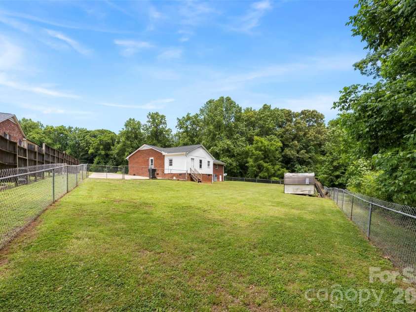 22 Forest Hill Road, Belmont, NC 28012.  MLS# CAR4382762, YatesRealty ID 24210. 