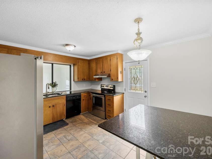 22 Forest Hill Road, Belmont, NC 28012.  MLS# CAR4382762, YatesRealty ID 24210. 