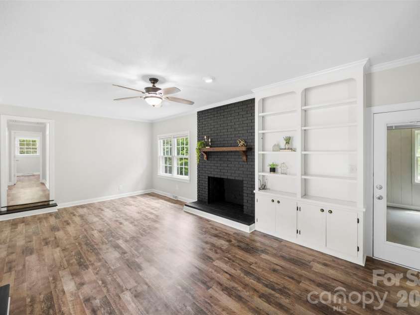 22 Forest Hill Road, Belmont, NC 28012.  MLS# CAR4382762, YatesRealty ID 24210. 