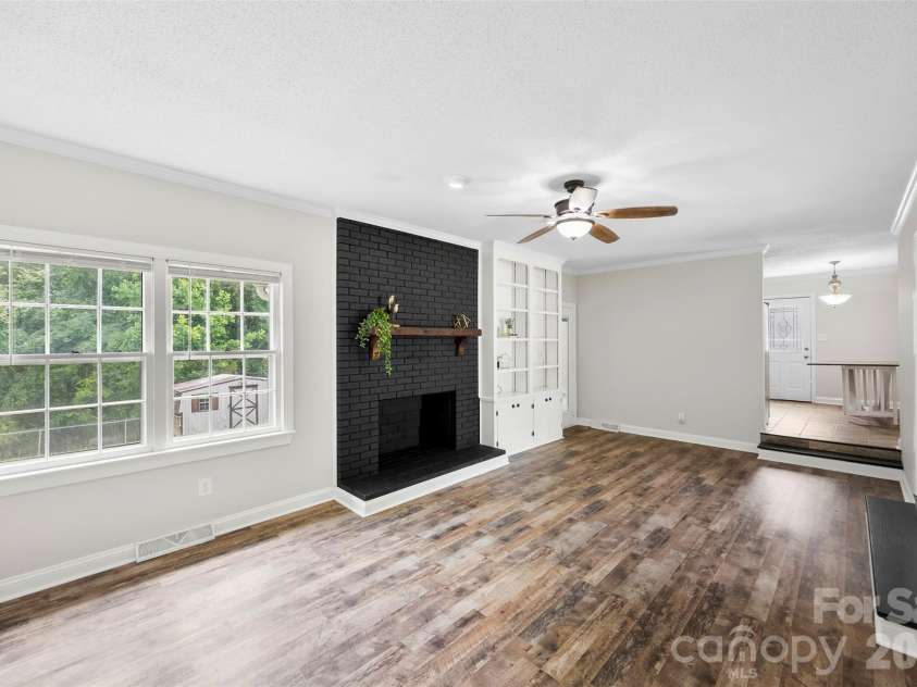 22 Forest Hill Road, Belmont, NC 28012.  MLS# CAR4382762, YatesRealty ID 24210. 