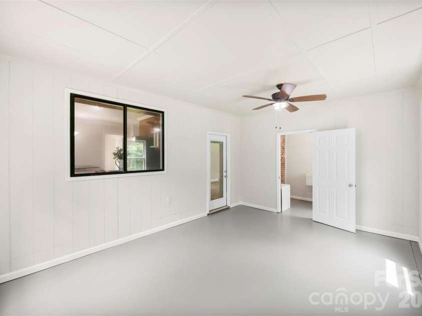 22 Forest Hill Road, Belmont, NC 28012.  MLS# CAR4382762, YatesRealty ID 24210. 