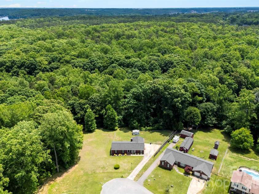 22 Forest Hill Road, Belmont, NC 28012.  MLS# CAR4382762, YatesRealty ID 24210. 