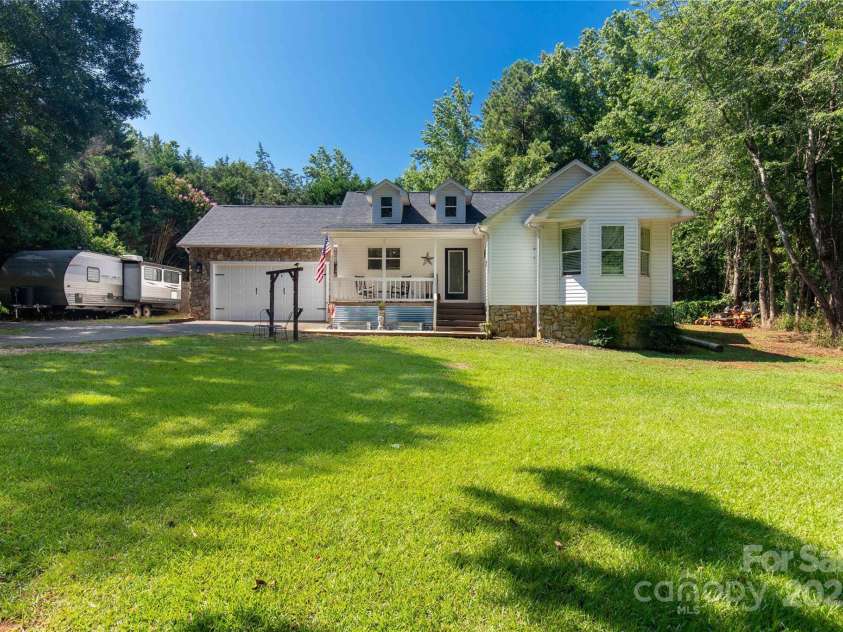 4567 Hickory Grove Road, Sharon, SC 29742.  MLS# CAR4274229, YatesRealty ID 24211. 