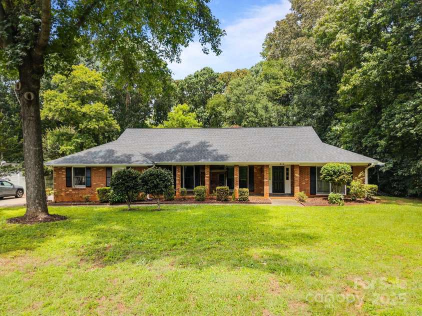 324 Swamp Fox Drive, Fort Mill, SC 29715.  MLS# CAR4272037, YatesRealty ID 24212. 