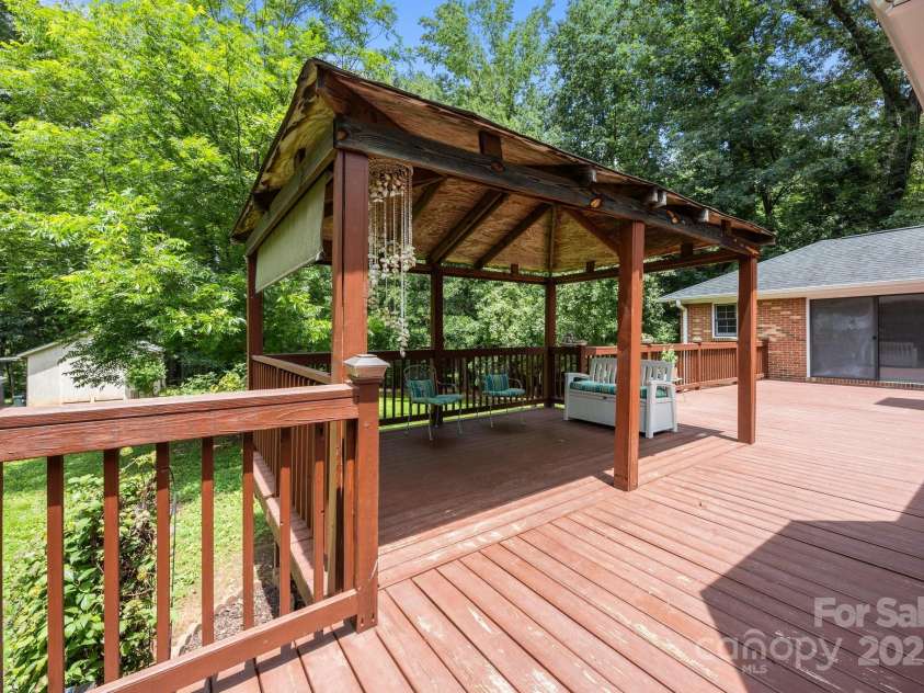 324 Swamp Fox Drive, Fort Mill, SC 29715.  MLS# CAR4272037, YatesRealty ID 24212. 