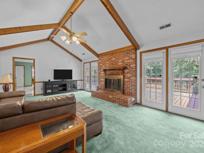 324 Swamp Fox Drive, Fort Mill, SC 29715.  MLS# CAR4272037, YatesRealty ID 24212. 